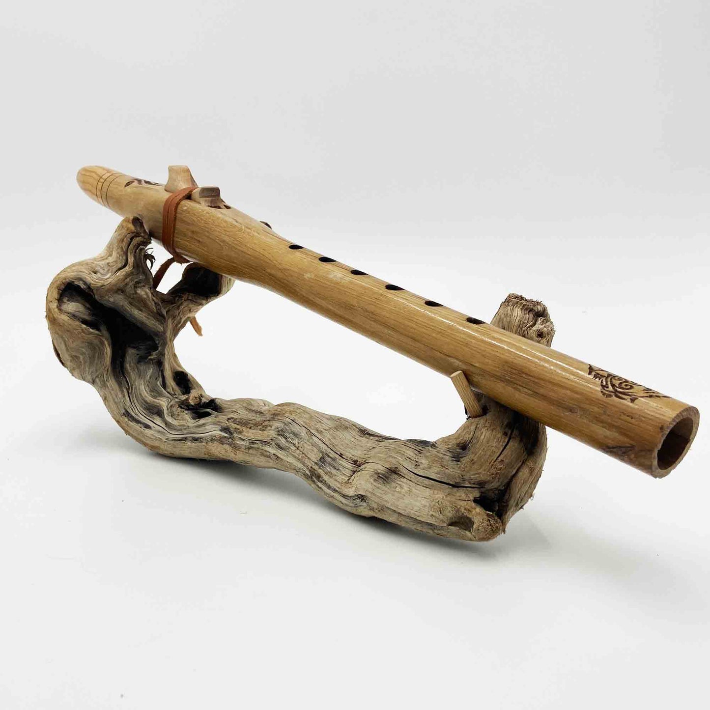Flûte Native Amérindienne Accordée en La 432Hz - Bois de chêne embouchure en Bois d'Olivier et totem en Noyer