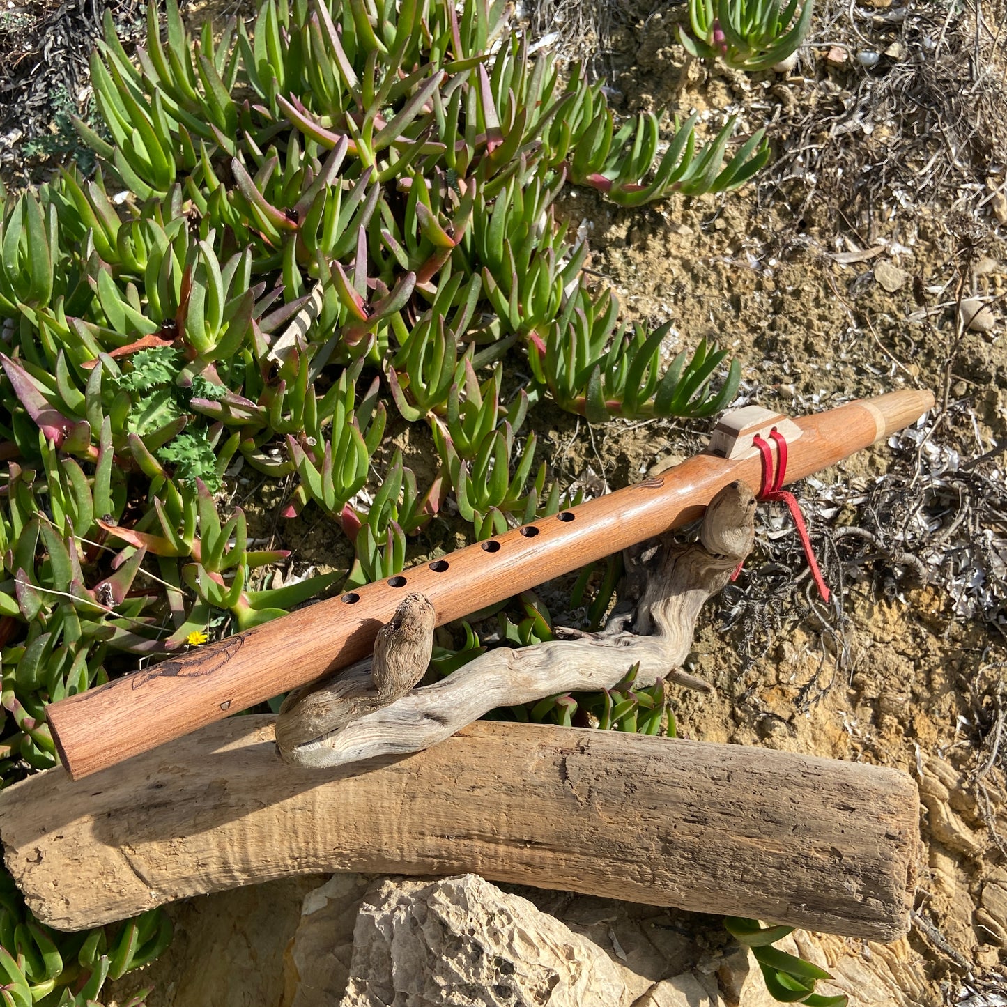 Flute amérindienne en bois de Sipo