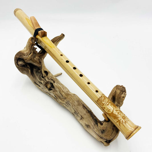 Flûte amérindienne artisanale en bambou LA 432hz avec gravure indienne hibou