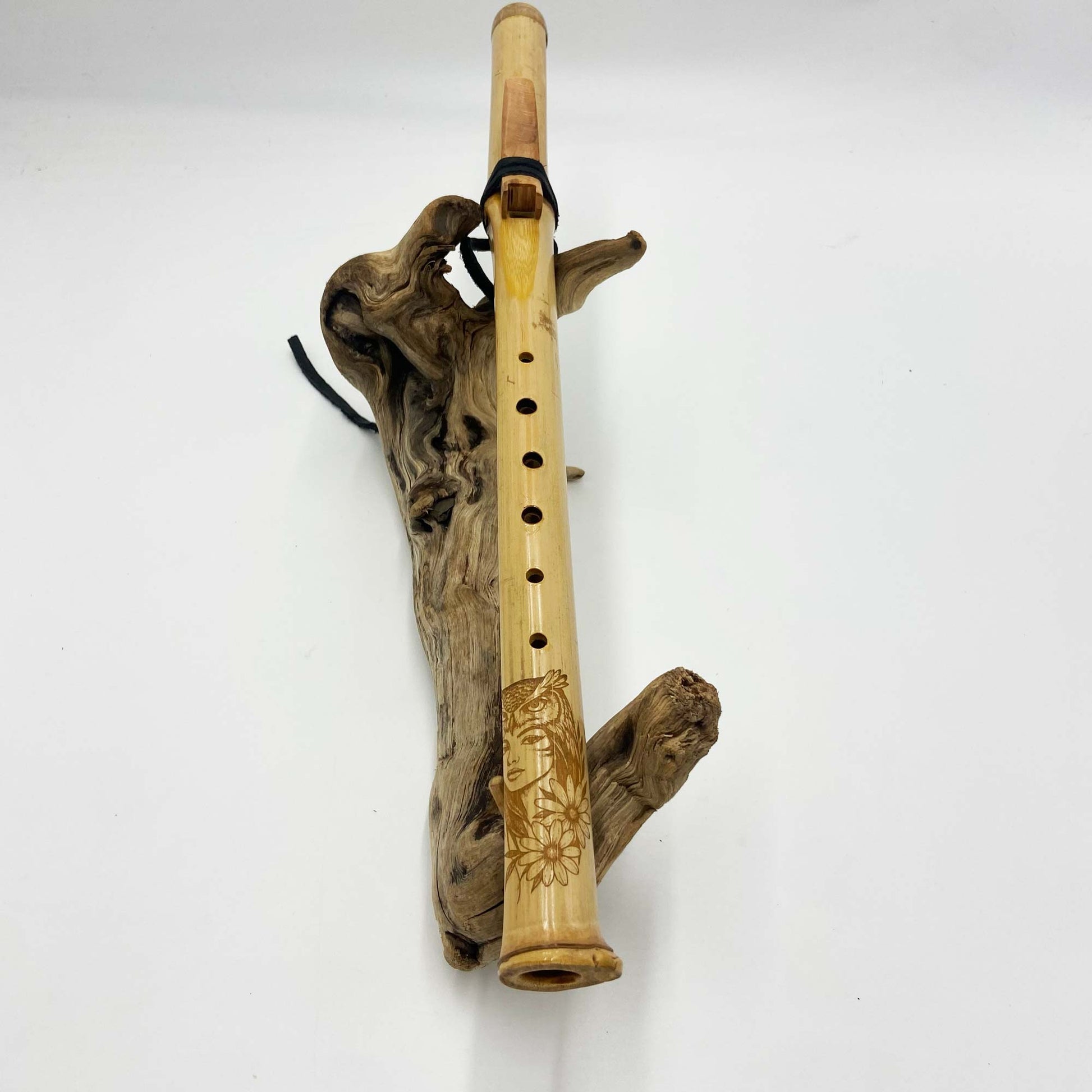 Flûte amérindienne artisanale en bambou LA 432hz avec gravure indienne hibou