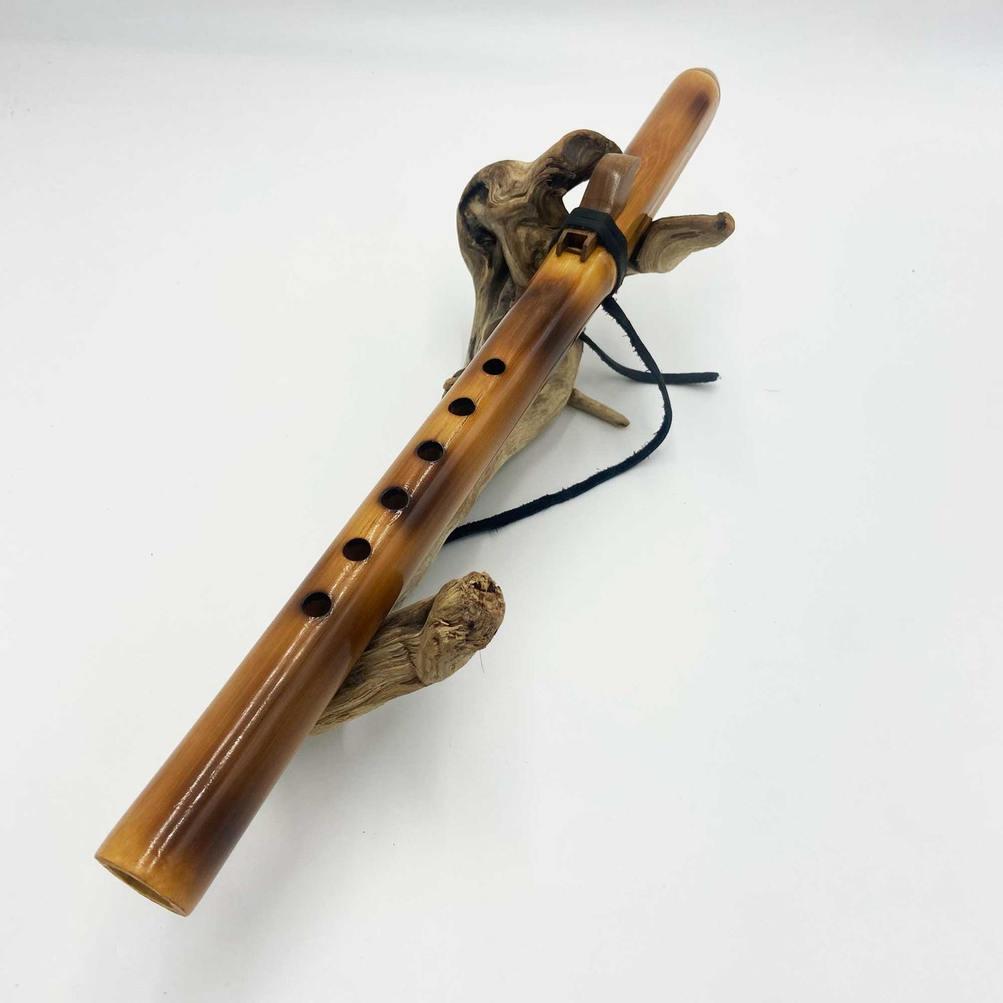 Flûte amérindienne en bambou caramel accordée en La 432Hz à 6 trous