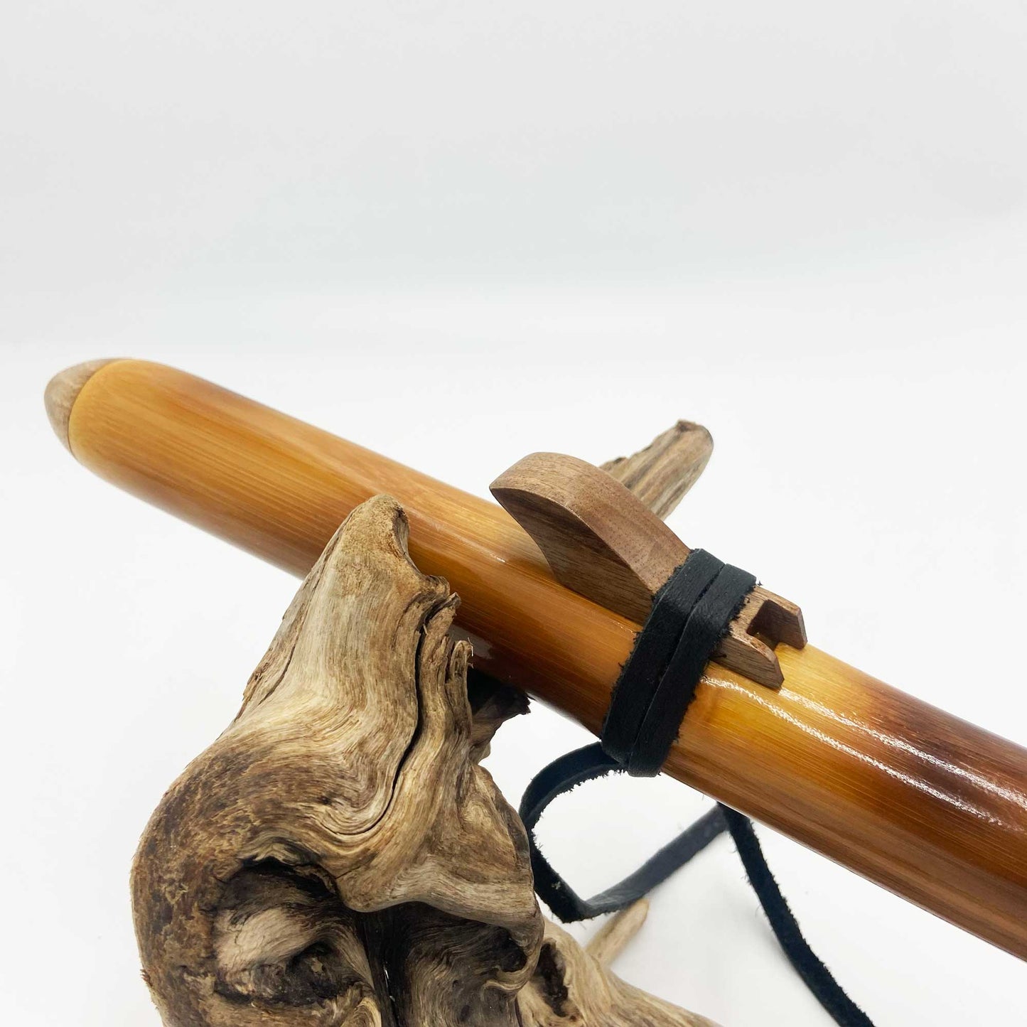 Flûte amérindienne en bambou caramel accordée en La 432Hz à 6 trous