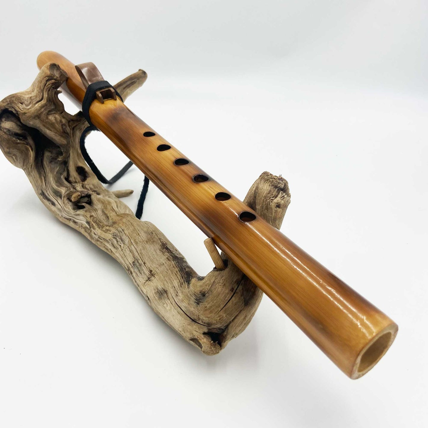 Flûte amérindienne en bambou caramel accordée en La 432Hz à 6 trous