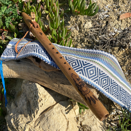 Flûte Méditative Amérindienne en Chêne Fa# (F#)- Totem Tête de Loup