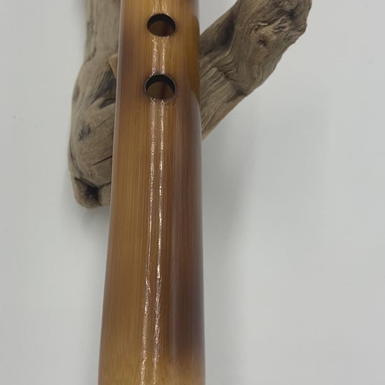 Flûte amérindienne en bambou caramel accordée en La 432Hz à 6 trous
