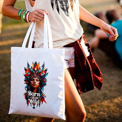 Tote bag blanc imprimé d’une femme amérindienne colorée avec inscription Born to be Wild